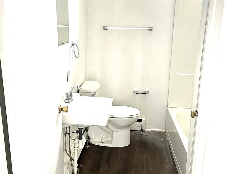429 Oakland Ave #1 — Photo 6
