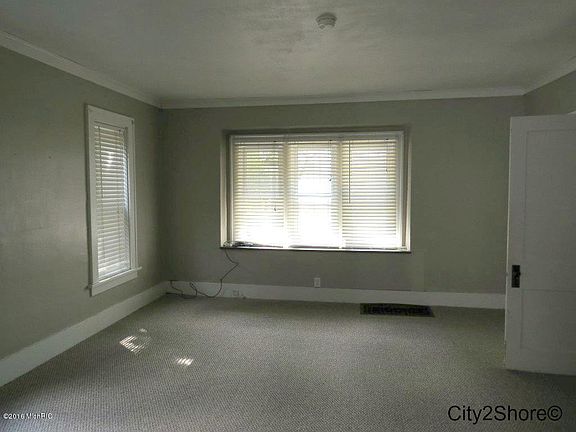 5th image of 5313 School Ave