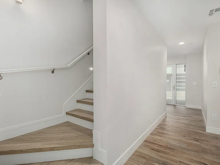 4525 N 40th St #8 — Photo 6