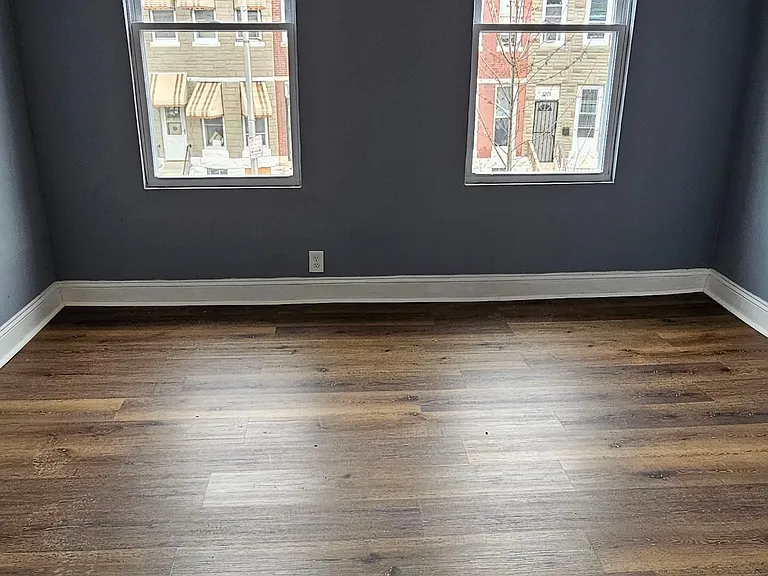 1004 Appleton St — Photo 12