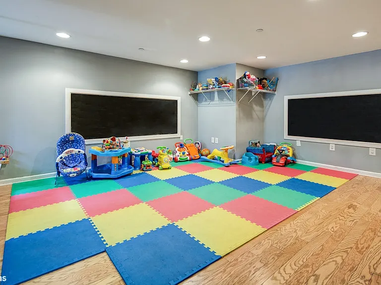 700 Grove St #11R — Photo 18