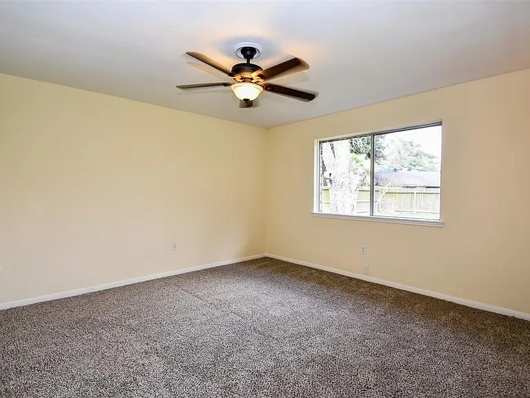 2110 Whiteback Dr — Photo 20