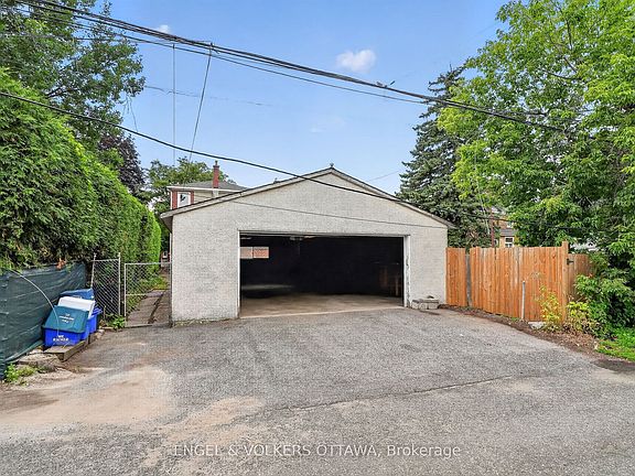 3rd image of 127 Bayswater Ave