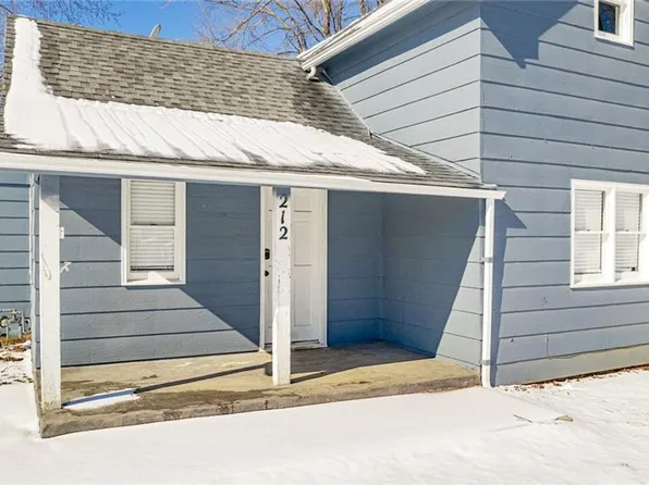 212 S Delaware St, Tonganoxie, KS 66086
