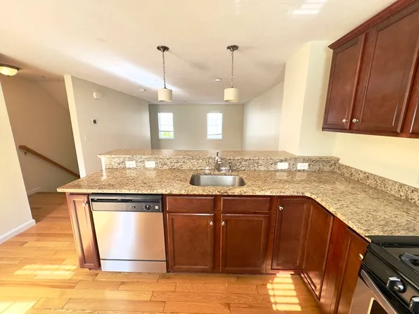 80 Rogers St Unit 503, Lowell, MA 01852
