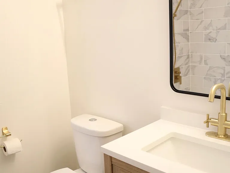 535 Lilly Ave — Photo 9