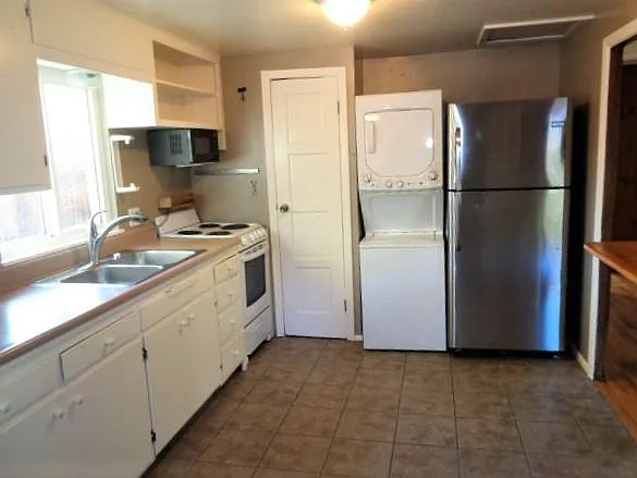 26200 Creek Ct #A — Photo 5