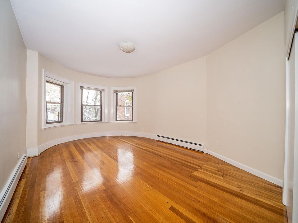 2nd image of 1725 Beacon St #1