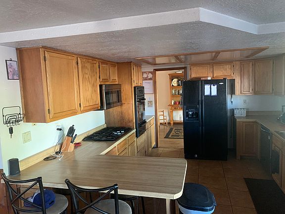 2nd image of 1070 Green Acres Ln NE