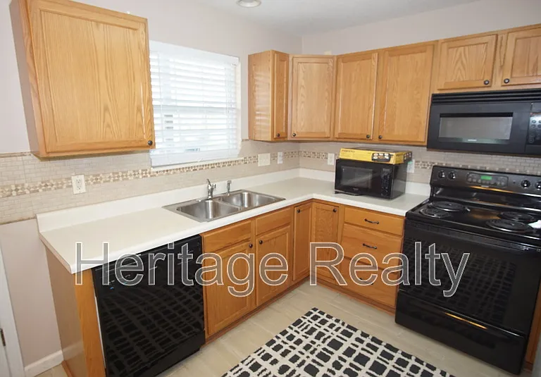 4820 Poplar Crest Way — Photo 8
