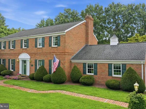 791 N Church Rd, Sinking Spring, PA 19608