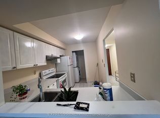 18 Lee Centre Dr #1110, Toronto, ON M1H 3H5