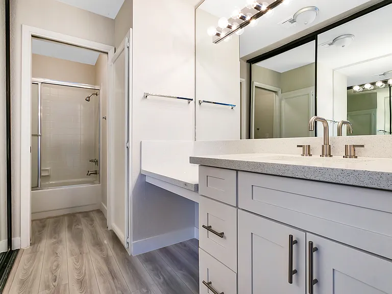 # Guardian Realty 6250 W Flamingo Rd Apt 55 Las Vegas Condo Rental upgraded bathroom_02062020