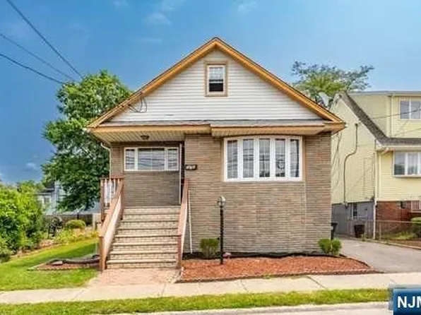 172 Mehrhof Rd, Little Ferry, NJ 07643