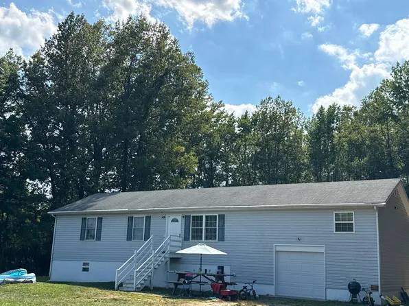 364 Smith Ln, Warsaw, VA 22572