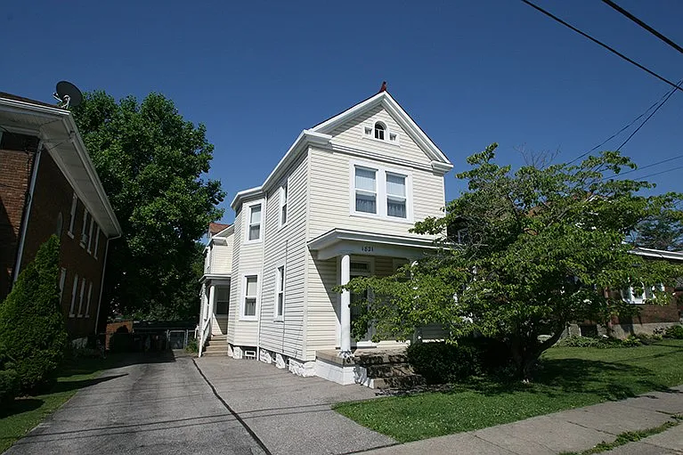 1821 Holman Ave photo 1