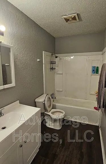 711 N 70th St #A — Photo 9