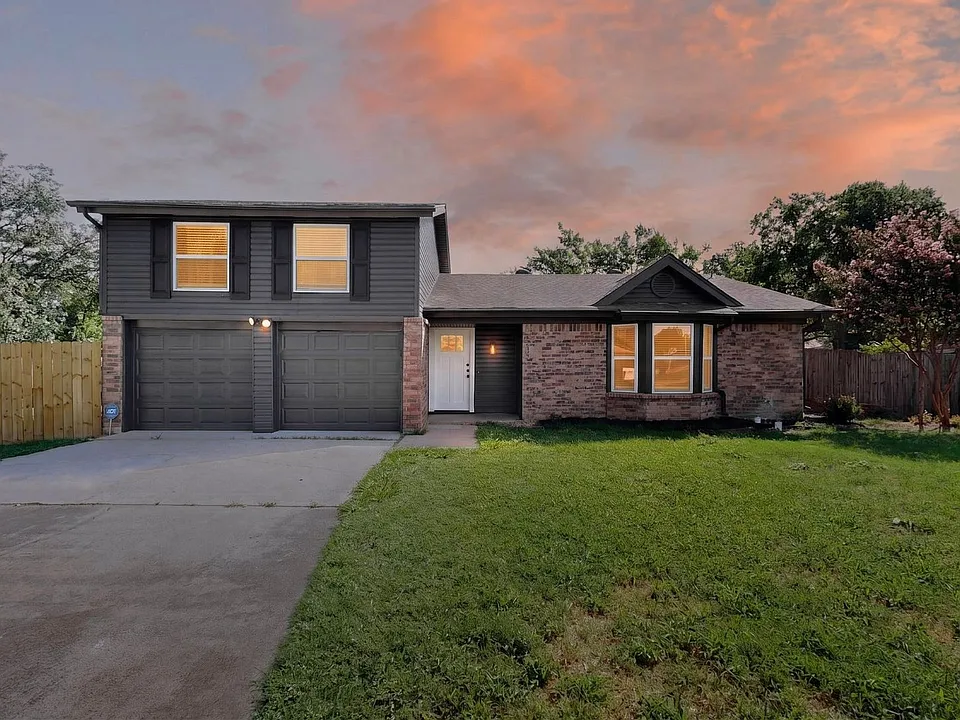 6708 Johnnie Ct