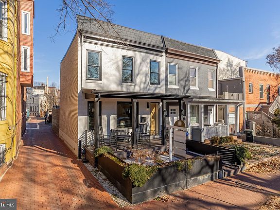 2nd image of 1005 P St NW