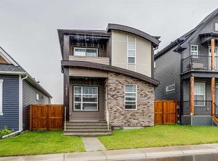 1037 Chinook Gate Heath SW, Airdrie, AB T4B 5E1
