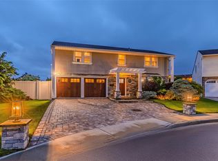 245 Cathy Ct, Oceanside, NY 11572