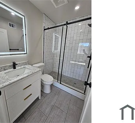 1515 Center St #5 — Photo 2