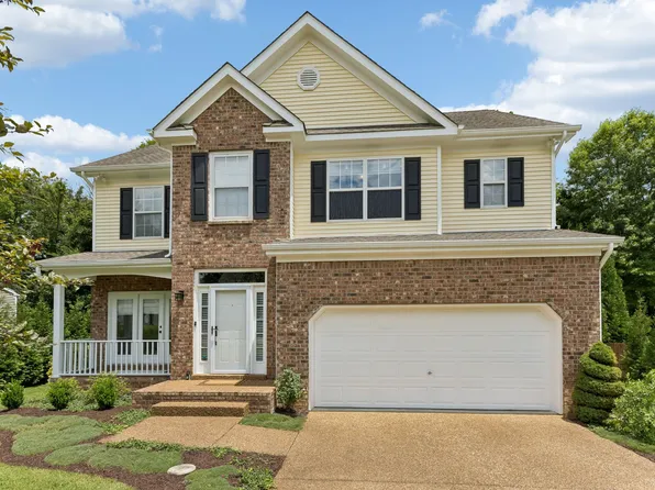 2744 Aston Woods Ln, Thompsons Station, TN 37179