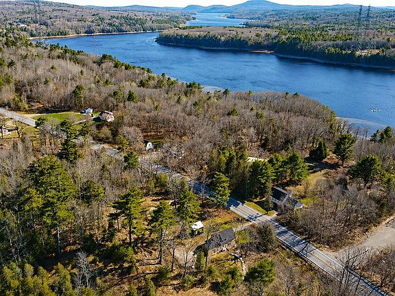 3rd image of 1739 River Road