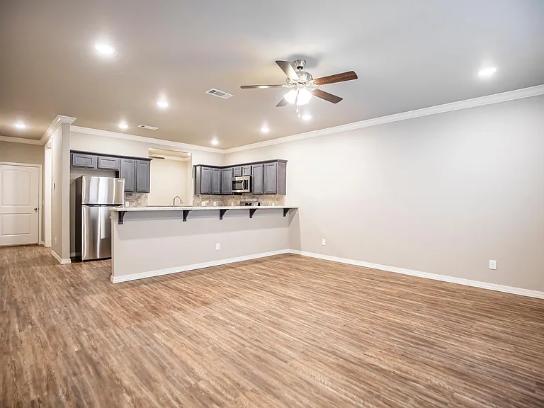 101 N Allen St — Photo 19