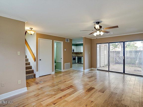 2nd image of 1064 Windrose Dr
