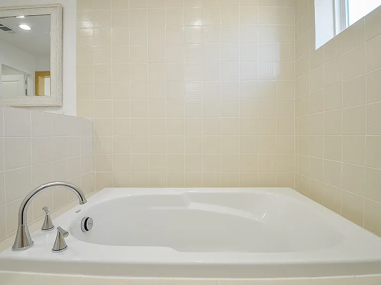 15000 S Richmond Ave #4 — Photo 17