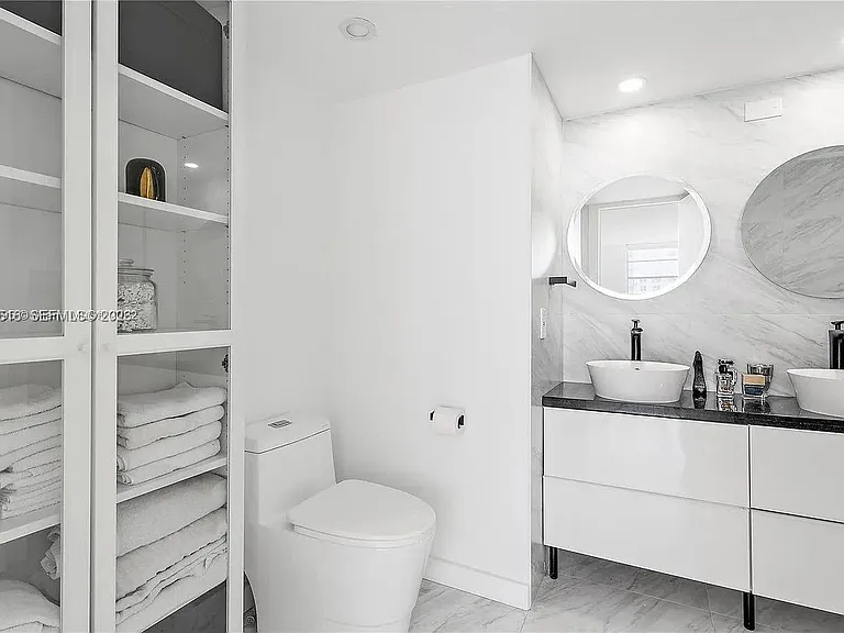 2801 NE 183rd St #1016W — Photo 11