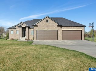 27901 Sarah Cir, Firth, NE 68358