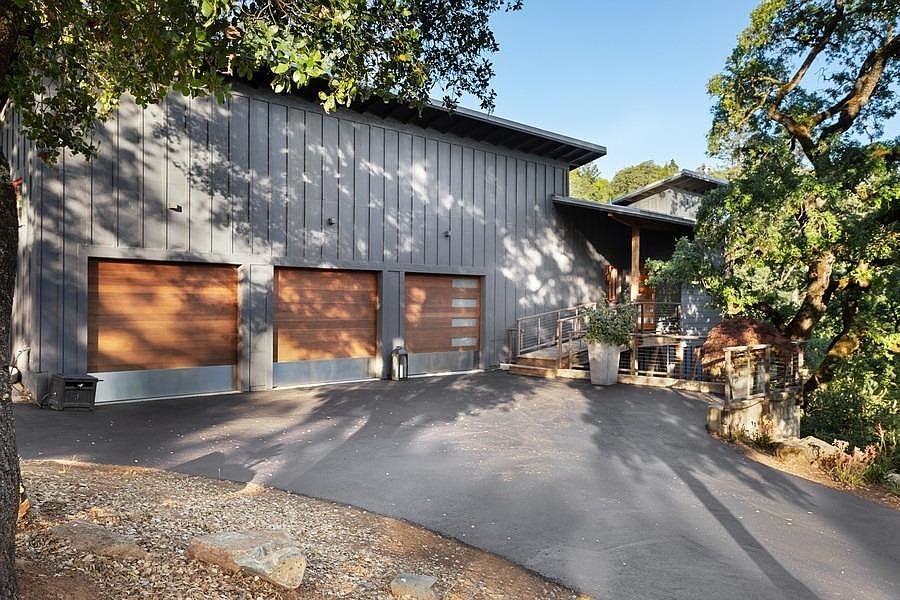 1st image of 200 Hidden Creek Dr