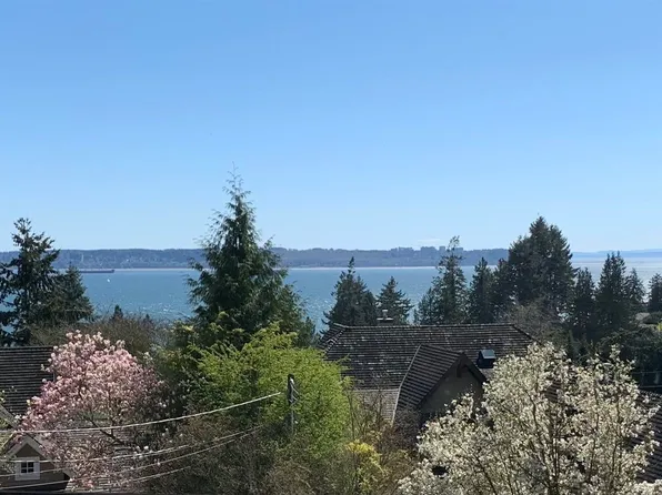 3 Mathers Ave, West Vancouver, BC V7V 2G6