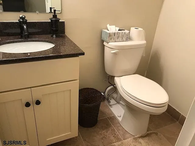 3 bed, 2.5 bath, $2,100 — Photo 4