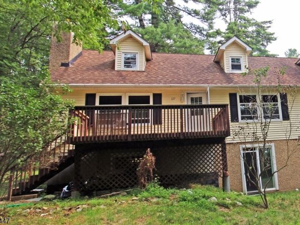 127 Hemlock Hl