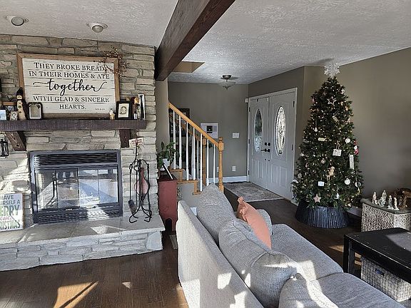 4th image of 2801 Crone Rd