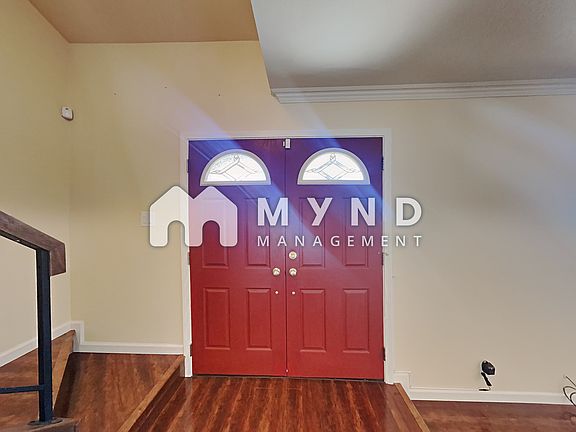 2nd image of 2838 Norcrest Dr