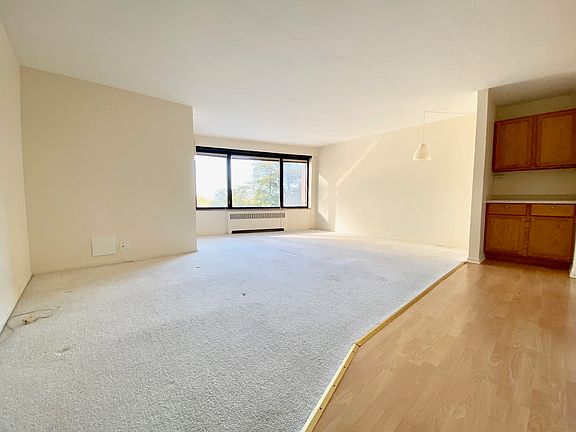 5th image of 3100 N Lake Shore Dr APT 412