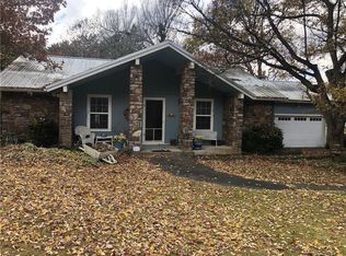 2413 N Robin Ct, Fayetteville, AR 72703