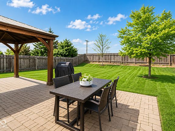 4th image of 15378 Royal Grove Ct