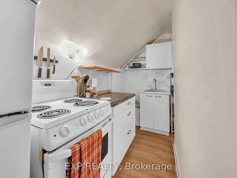 896 Avenue Rd #3 — Photo 14