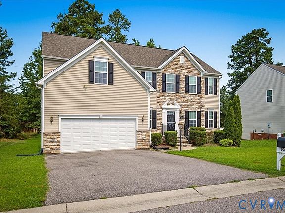 3rd image of 1905 Camerons Landing Ln