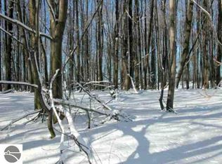 N Swede Rd, Northport, MI 49670