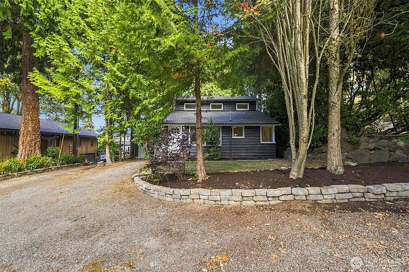 3rd image of 4512 SW Director Place