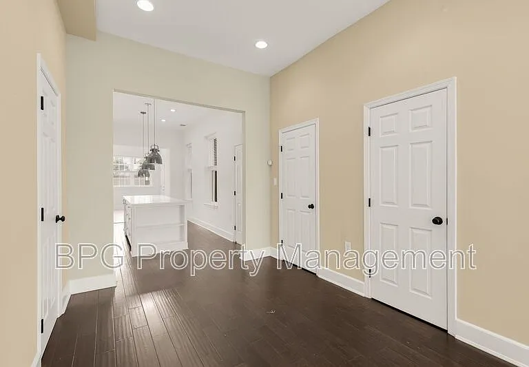 1027 7th St NE — Photo 28