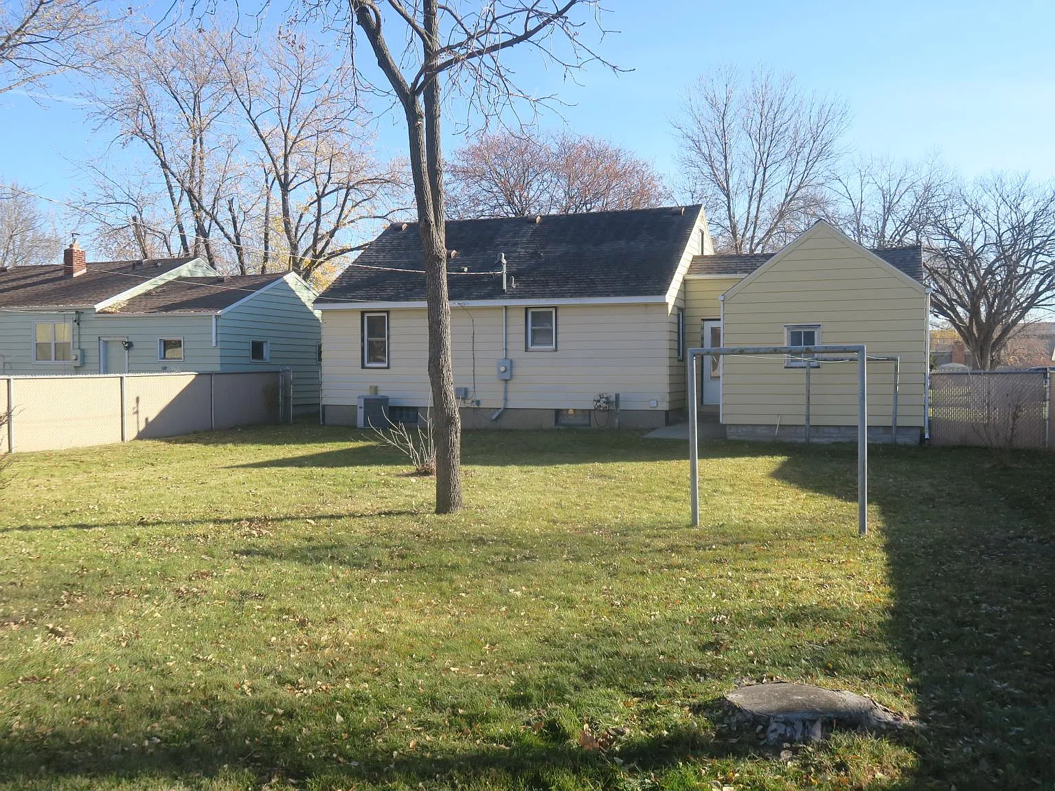 2 bed, 975 sqft, $1,575 — Photo 2