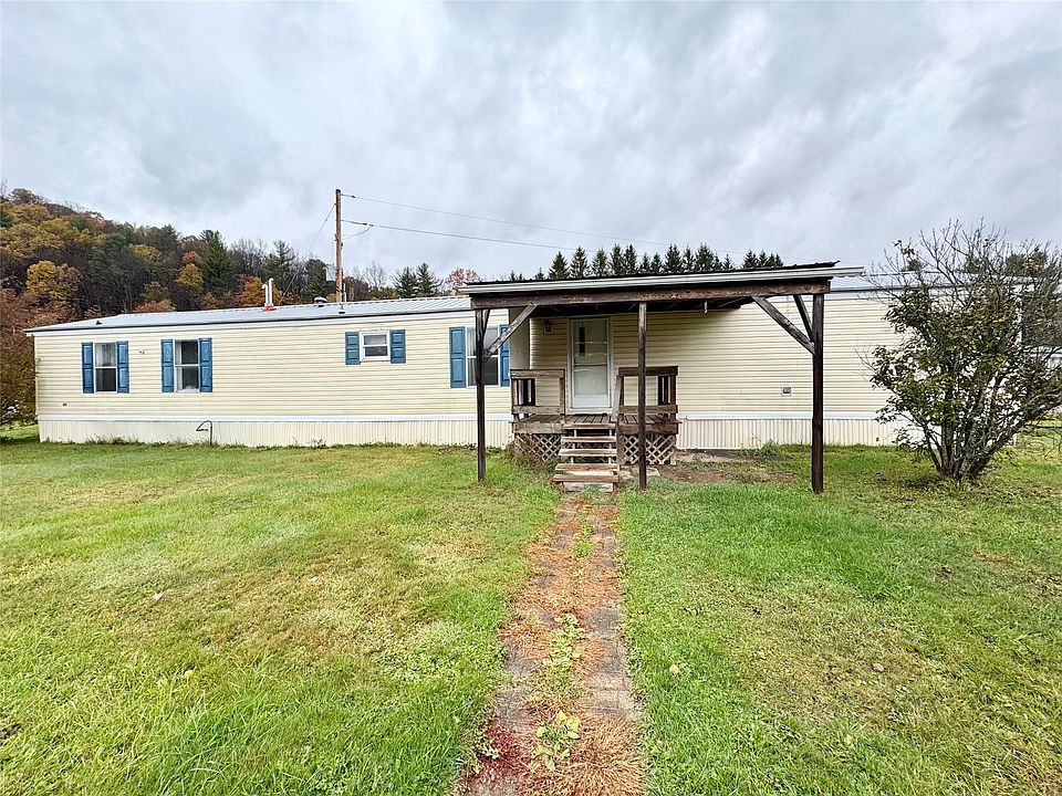 1st image of 15 Carriage Dr