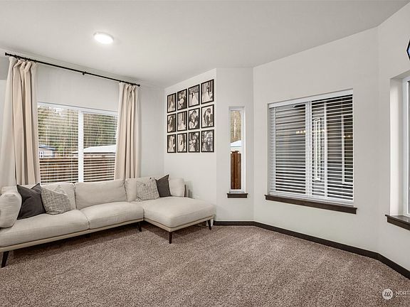 4th image of 315 Penny Avenue